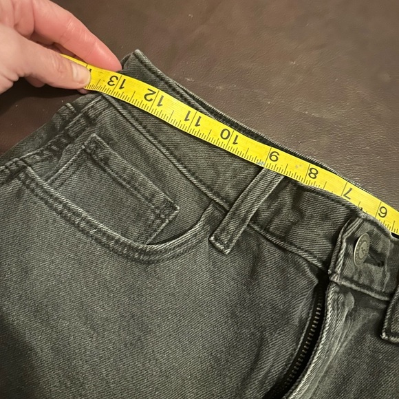 🎉Host pick🎉 Hollister mom jeans - Picture 4 of 8